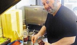 变态辣汉堡爆料视频,辣度爆表，味蕾极限挑战！